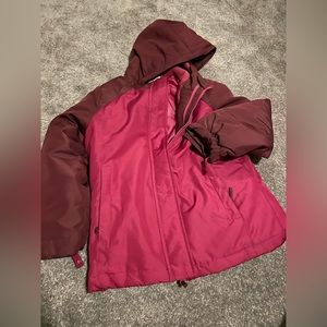 Snow jacket girls (The Children’s place brand). No flaws in great condition.